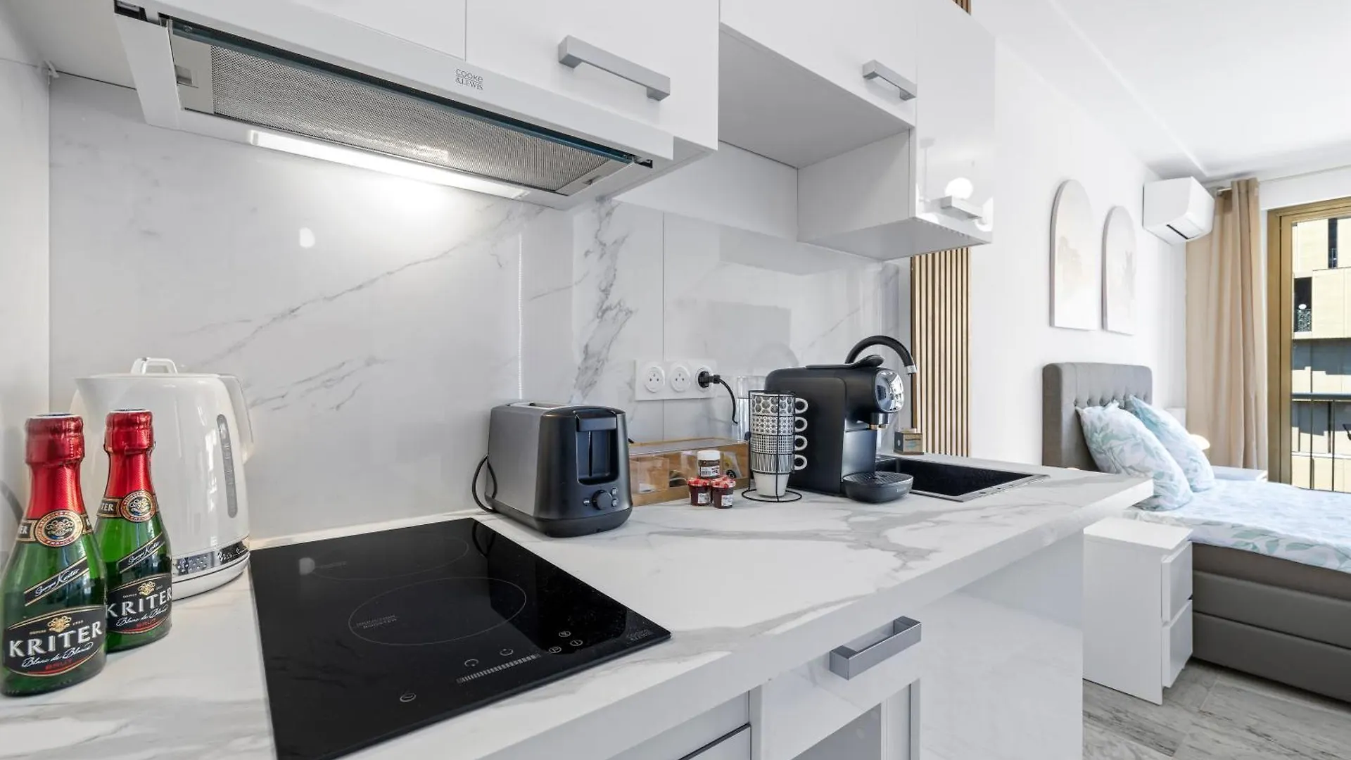 Apartment Nice Renting - 93 Californie - Elegant Studio Terrace Near Sea Tramway